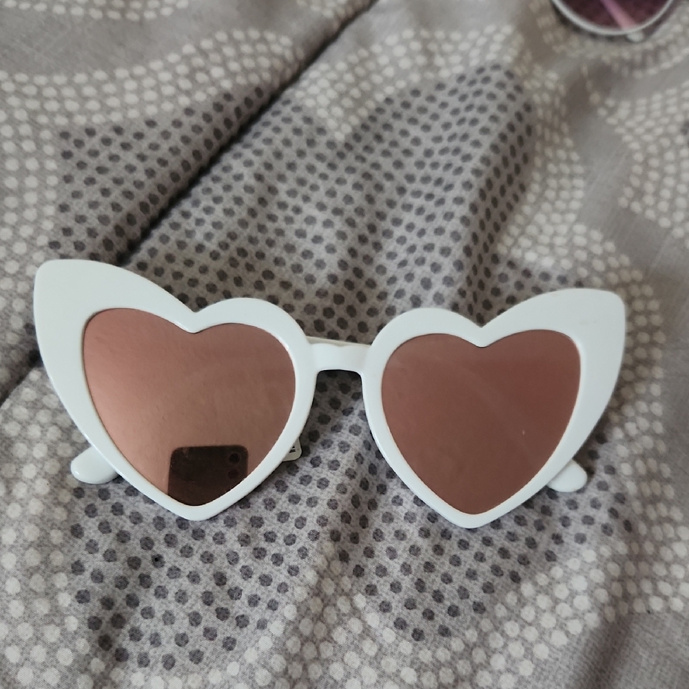Heart-Shaped White Sunglasses with Pink Lenses
